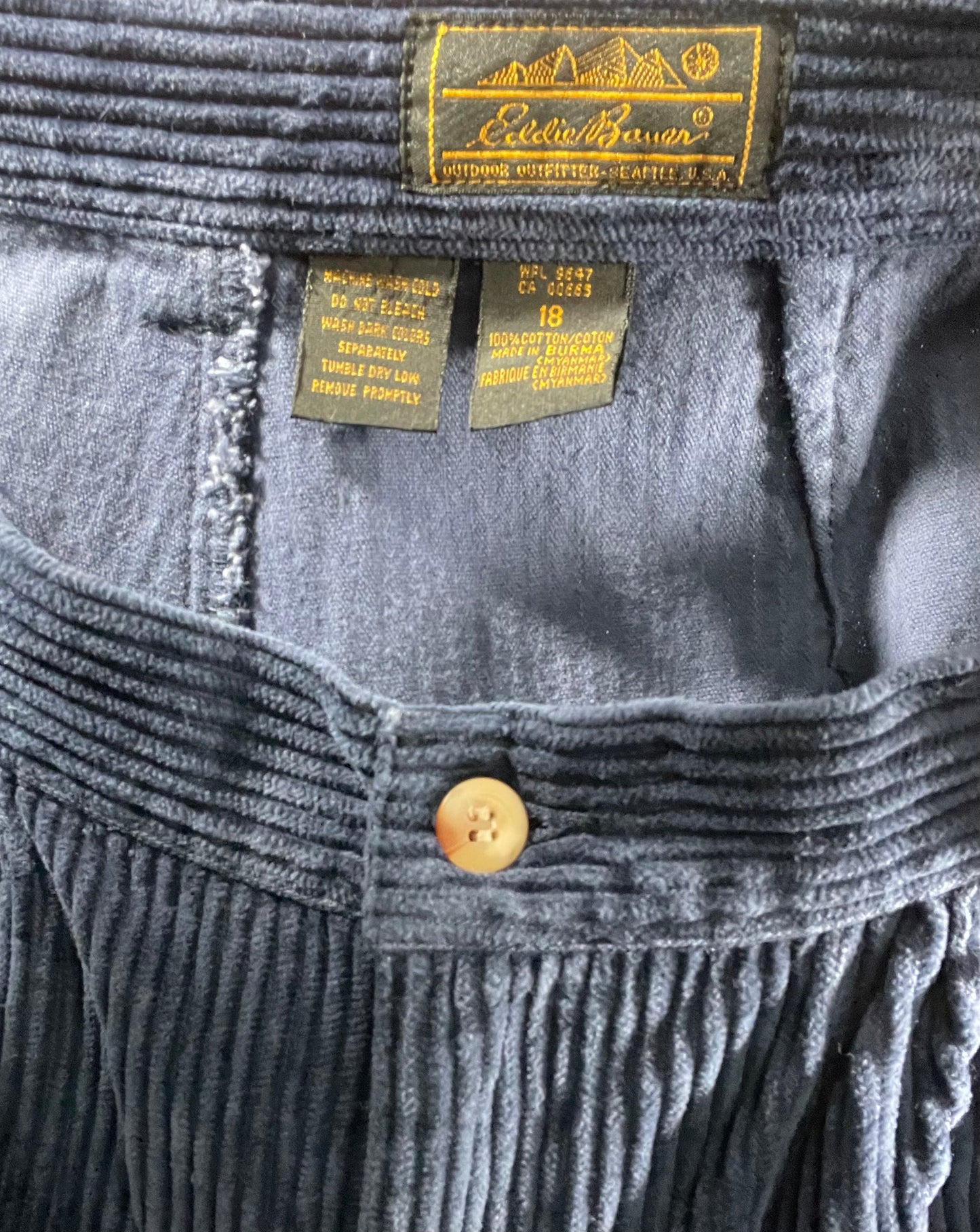 Vintage Eddie Bauer Pleated Corduroy Longline Short