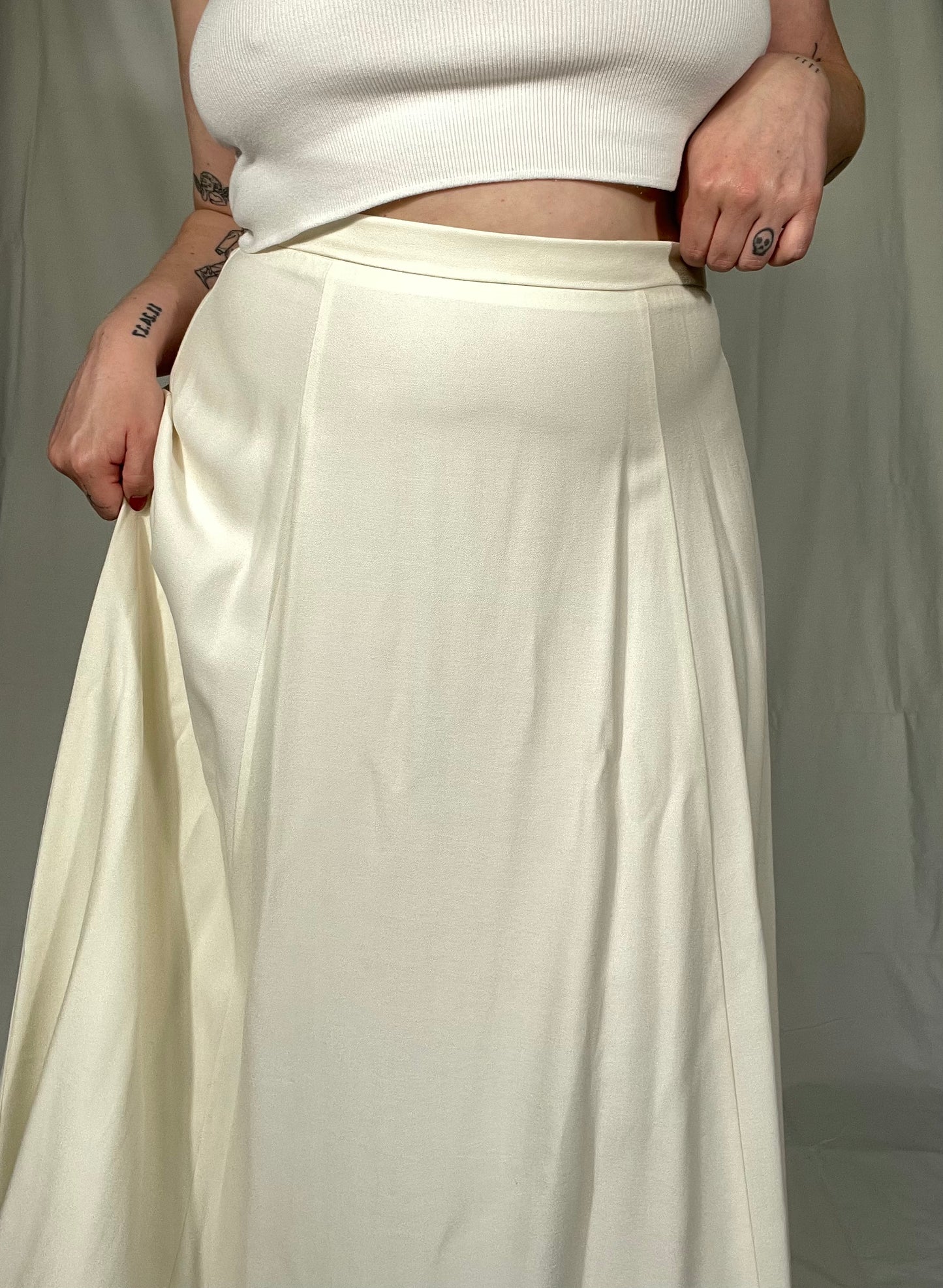 Vintage Classic White Flowy Midi Skirt