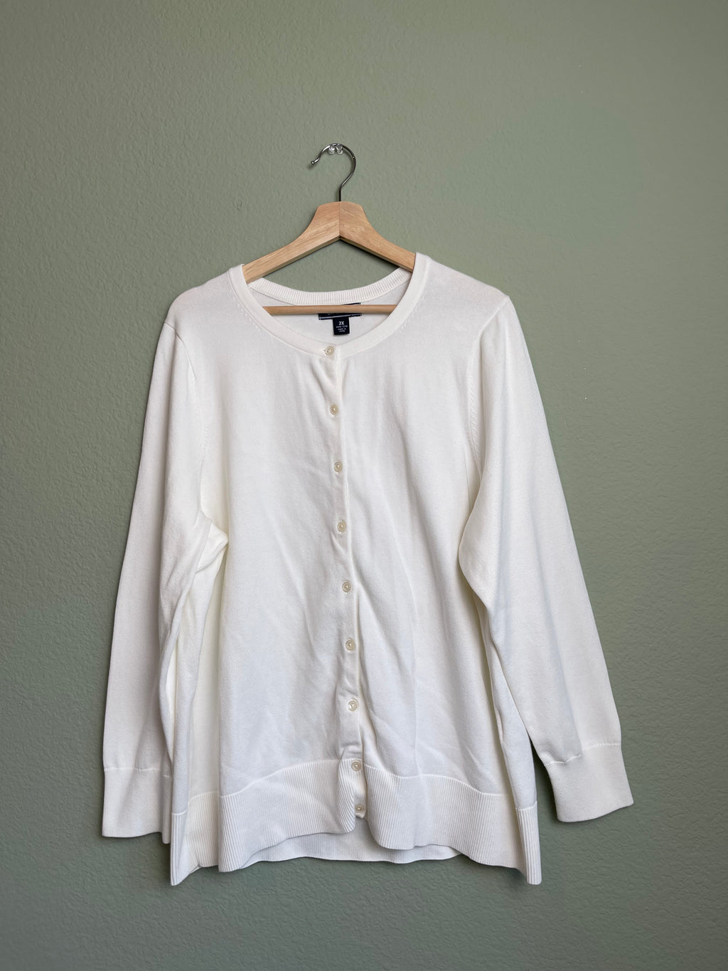 Timeless White Button Front Cardigan sz 2x