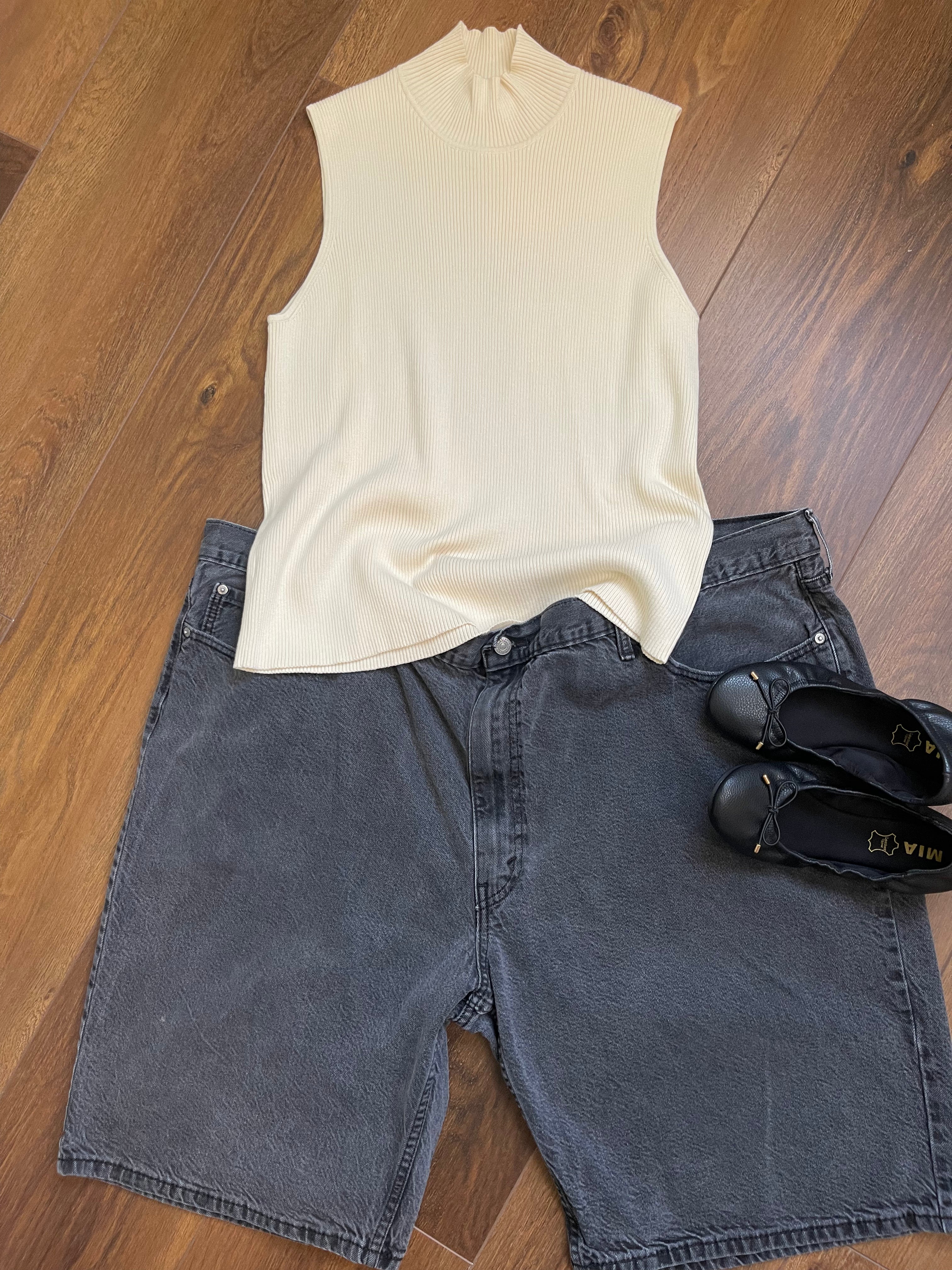Levi's Washed Black Denim Shorts sz 20-24