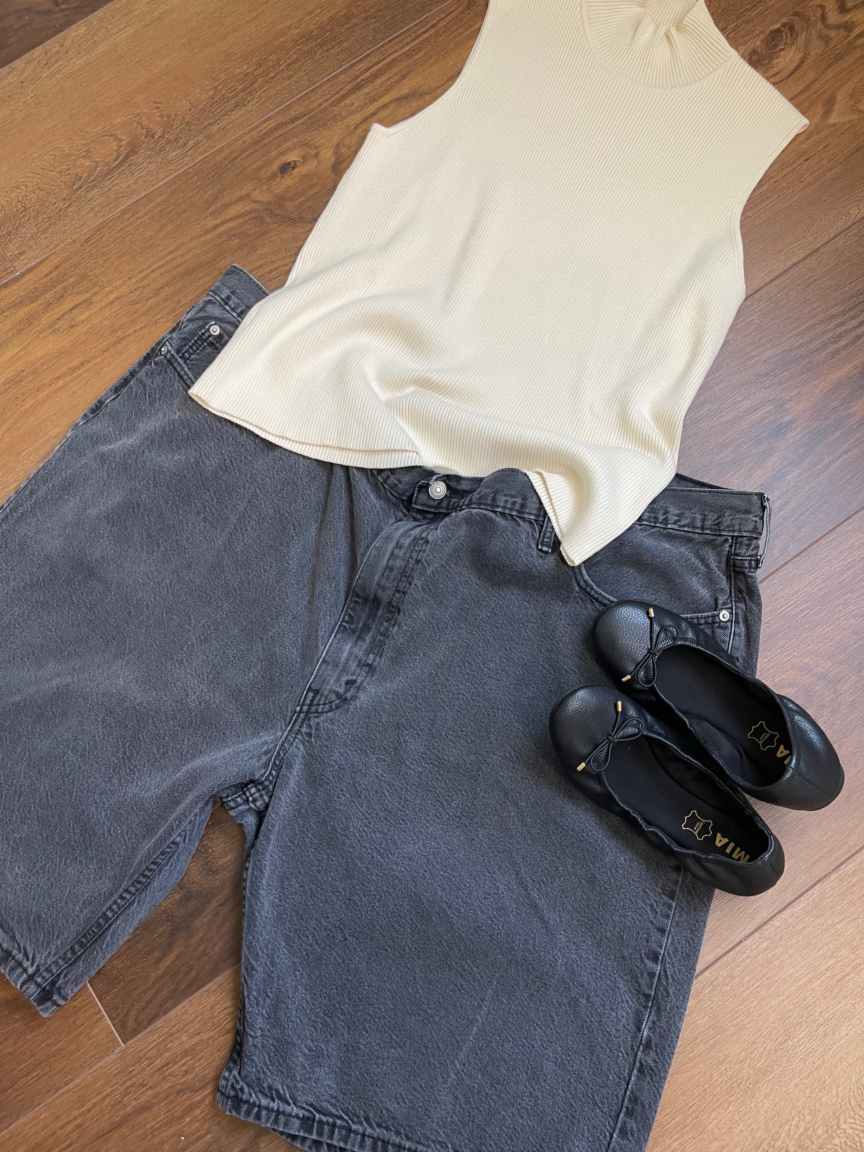 Levi's Washed Black Denim Shorts sz 20-24