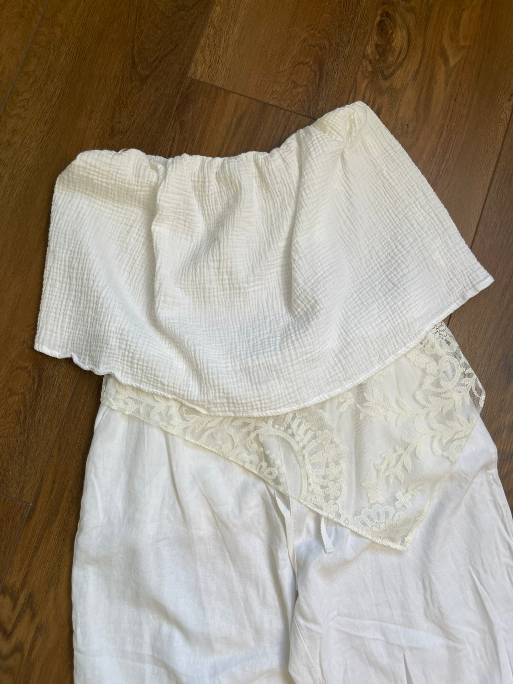 Express Strapless Flowy Top sz l