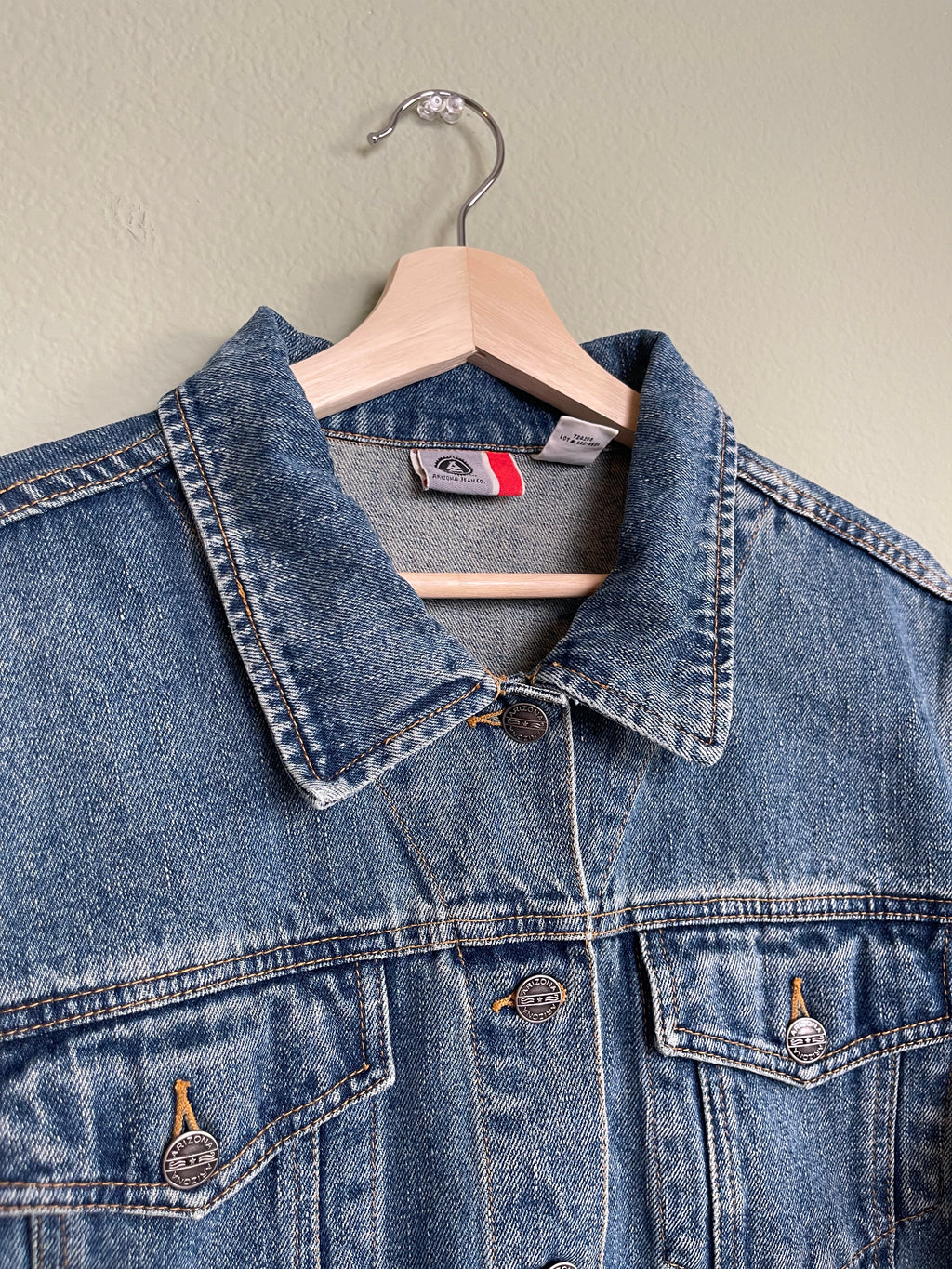 Vintage At-The-Waist Fit Denim Jacket sz xl/1xl